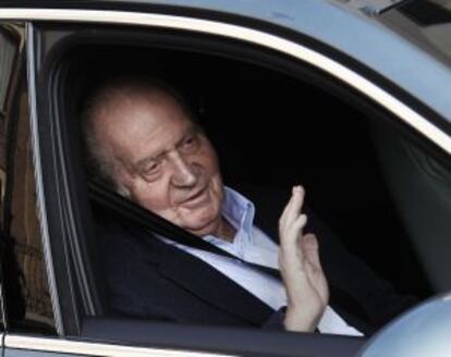 El Rey, a su llegada el 3 de marzo a la clínica La Milagrosa.