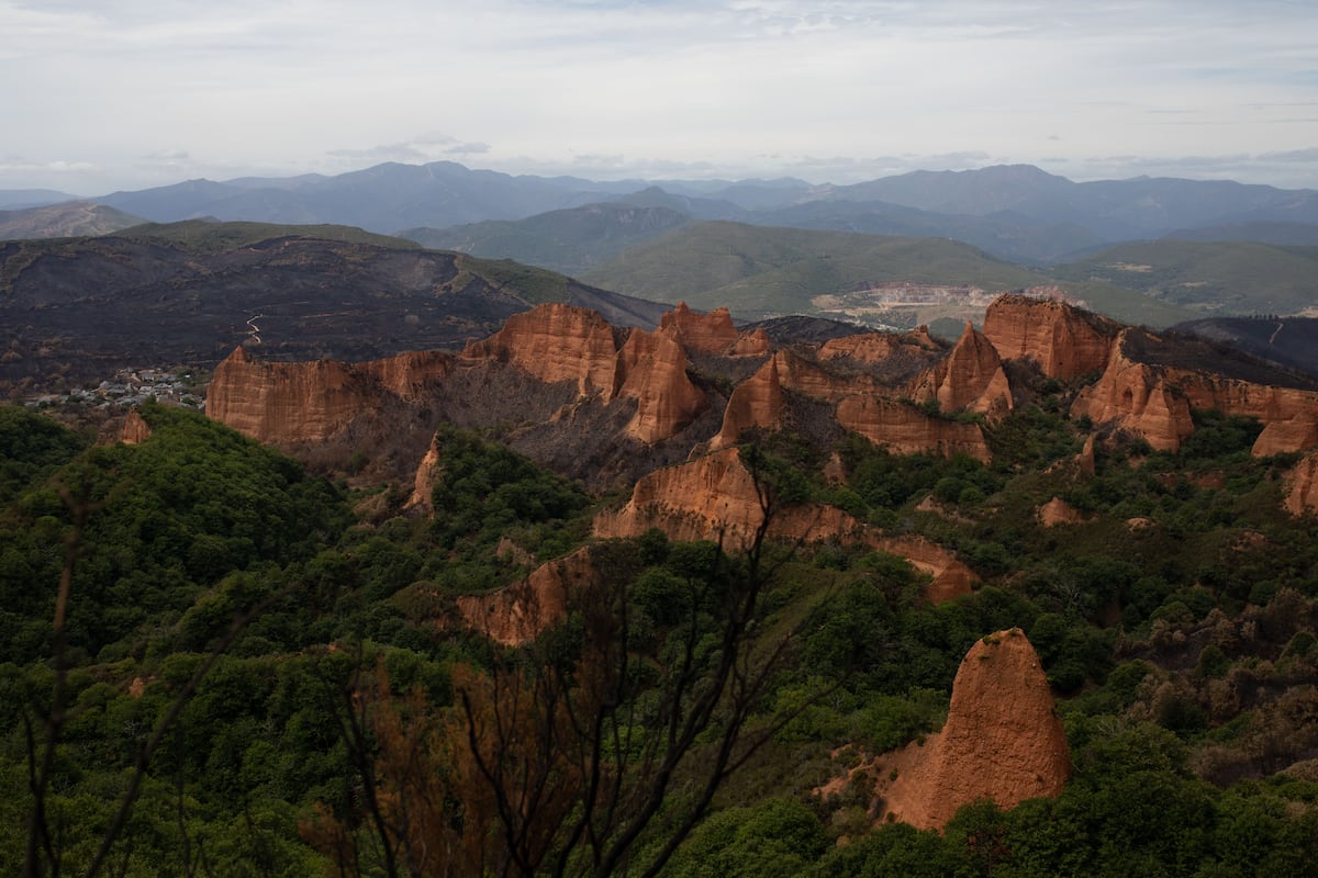 El Monumento Natural de Las Médulas se enfrentó al fuego con un plan caducado desde 2022