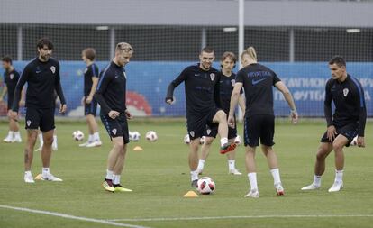 Os croatas participam do último treino para enfrentar os russos.