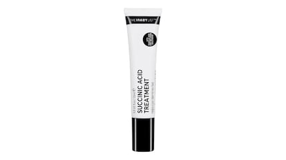 This cream with succinic acid achieves blemish-free skin.