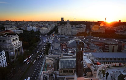 El amanecer desde la azotea superior del Círculo de Bellas Artes.