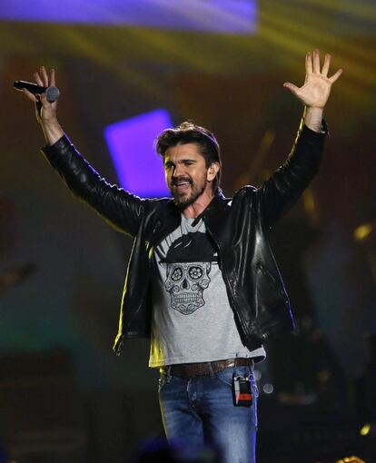 El cantante colombiano Juanes durante su actuación en la gala.