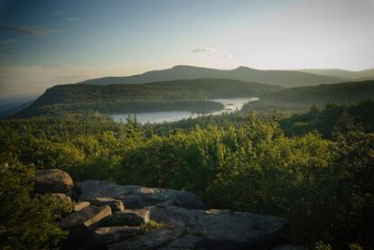 Vista das montanhas de Catskills, desde Sunset Rock, no Estado de NY.