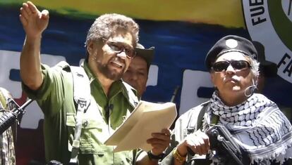 Los disidentes Iván Márquez y Jesús Santrich, tras el anuncio.