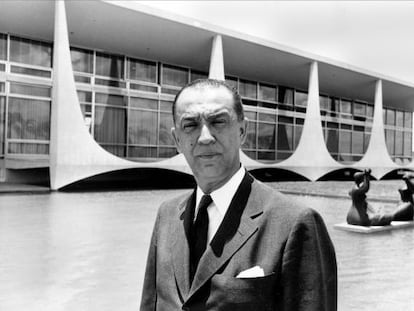 Presidente Juscelino Kubitschek em Brasília. (AP Photo)