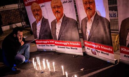 Memorial por Khashoggi ante el consulado saudí en Estambul.