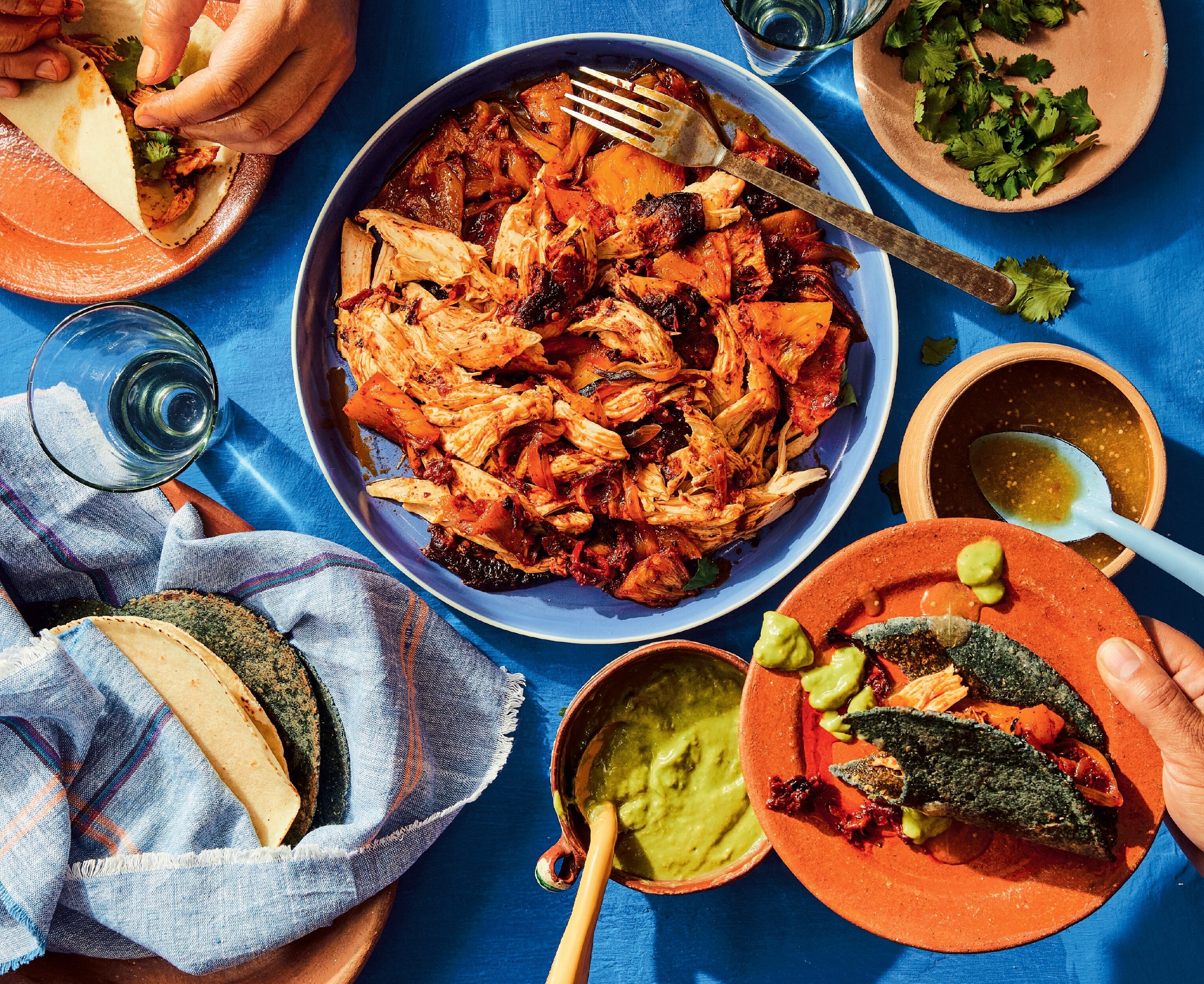 Chilaquiles, moles y tortillas: tres libros sobre la pasión por la comida mexicana