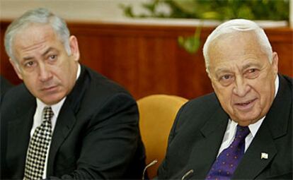 Sharon (dcha), junto a su ministro de Exteriores de Benjamín Netanyahu.