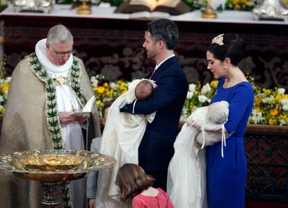 El pequeño Federico tiene como uno de sus padrinos al príncipe de Asturias, que no pudo asistir a la ceremonia por encontrarse de viaje oficial en Jordania. Don Felipe tiene una excelente relación con la pareja ya que Federico y Mary se conocieron durante los Juegos Olímpicos de Sydney.