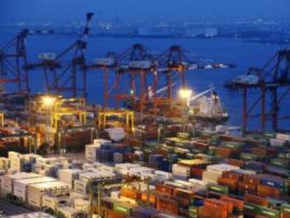 terminal internacional de contenedores de importaciones y exportaciones en Tokio. EFE/Archivo
