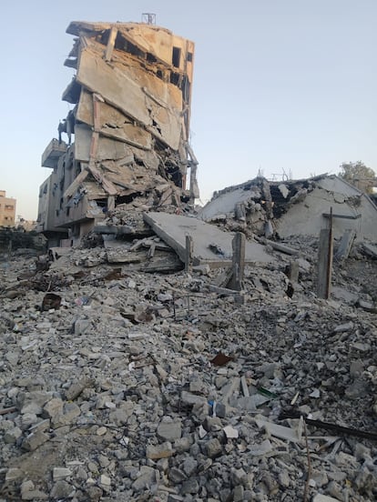 Este es el estado en el que quedó la casa de la fisioterapeuta de Médicos Sin Fronteras, Sabreen Almaseri, tras el bombardeo israelí en Ciudad de Gaza, el 19 de agosto de 2025.