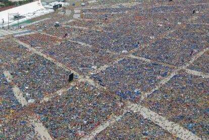 Vista aérea de la concentración de cientos de miles de peregrinos en el aeródromo de Cuatro Vientos.