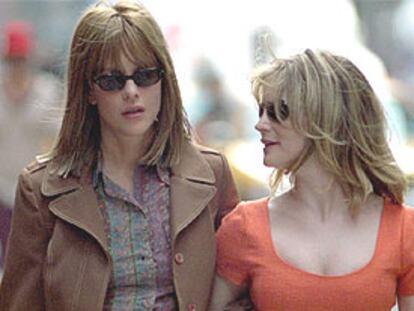Meg Ryan (izquierda) y Jennifer Jason Leigh, en <i>In the cut</i>.
/ REUTERS