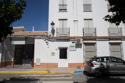 Fachada de la residencia La Magdalena de Puerto Serrano (Cádiz).