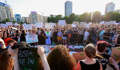 Manifestación contra la violencia machista en Bucarest el martes 3 de junio de 2025.
