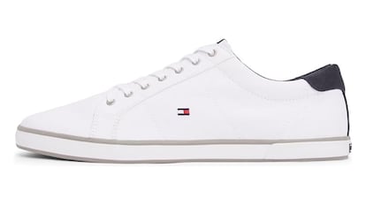 Venda de tênis: Adidas, Nike, Columbia e outras marcas importantes têm descontos de até 50%.