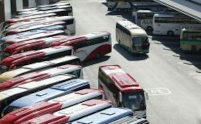 Autobuses en la estaci&oacute;n de M&eacute;ndez &Aacute;lvaro, en Madrid.