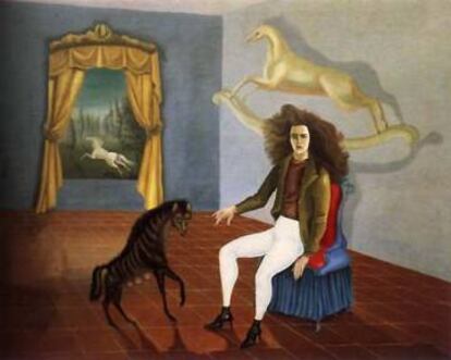 El desassossec és tant als rlats com a les pintures de Leonora Carrington.