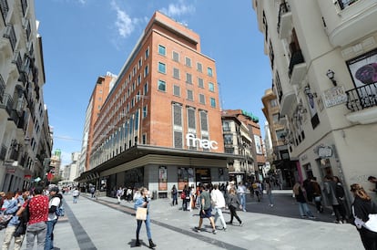 Edificio de Fnac en la calle Preciados de Madrid, junto a Callao.