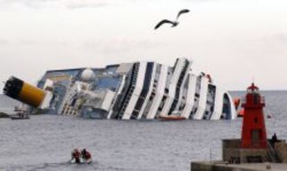 El Costa Concordia tras naufragar.