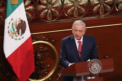 Andrés Manuel López Obrador, presidente de México durante la entrega  iniciativas de Reforma a la Constitución, en Palacio Nacional.
