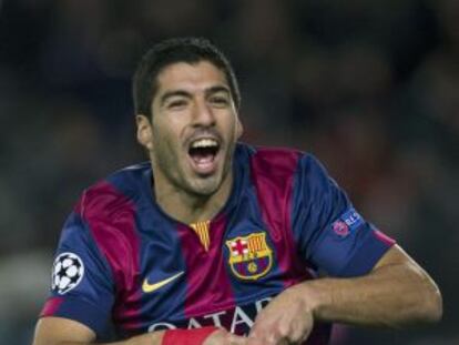 Luis Suárez celebra su gol.