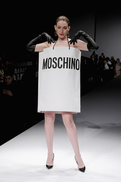 Moschino saca a desfilar a Bob Esponja