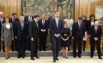 King Felipe VI and the members of the new Cabinet.