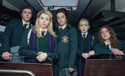 Los protagonistas de 'Derry Girls'.