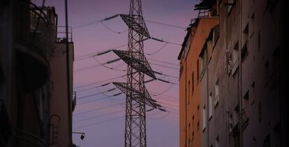 Torres de alta tensión en Terrassa (Barcelona).