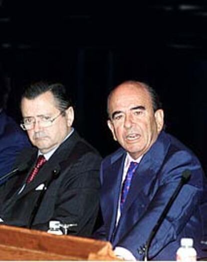 Alfredo Sáenz (izda) y Emilio Botín