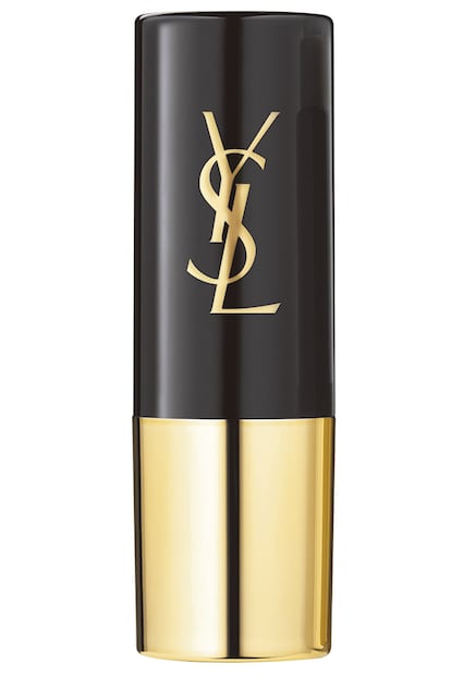 Puede aplicarse como fondo de maquillaje cubriendo de una sola pasada, como corrector o como retoque para finalizar el maquillaje. All Hours Foundation Stick de YSL (36,72 € en El Corte Inglés), con acabado aterciopelado y mate, cubre 24 horas.