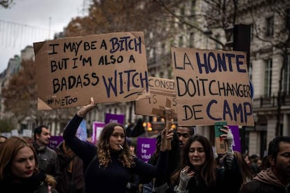 Manifestantes contra la violencia machista en Paris este sábado.