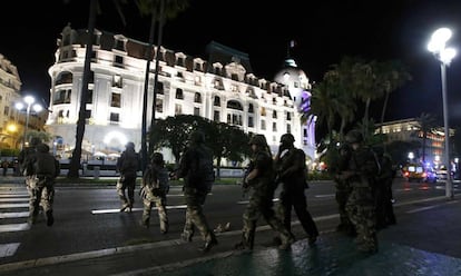 Militares en la zona del atentado.