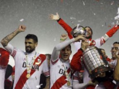 Jugadores del River celebran su victoria en la Libertadores 2015