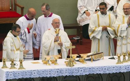 El papa Francisco, durante la misa al aire libre que ha ofrecido en la plaza del Pesebre en Belén.