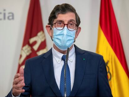 El consejero de Salud de Murcia, Manuel Villegas, durante durante una rueda de prensa el 20 de enero.