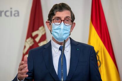 El consejero de Salud de Murcia, Manuel Villegas, durante durante una rueda de prensa el 20 de enero.