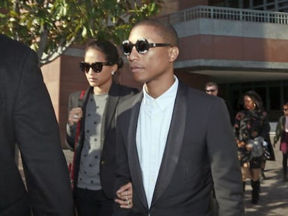 Pharrell Williams y su esposa, el pasado miércoles en los juzgados de Los Ángeles.