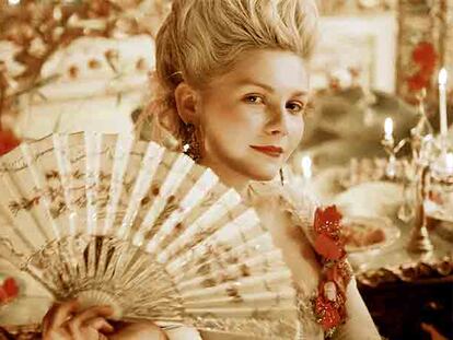 Kirsten Dunst, caracterizada como María Antonieta en la película de Sofia Coppola.