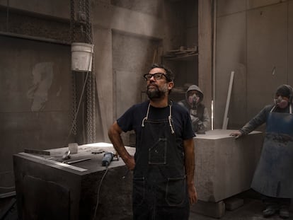 El artista Pedro Reyes en su estudio en Ciudad de México en septiembre de 2021.
