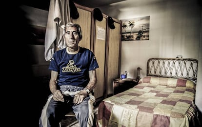 Tras 30 años en la cárcel, Jesús García dirige ahora un taller mecánico.