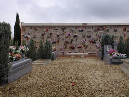 Nichos en el cementerio de Leganés.