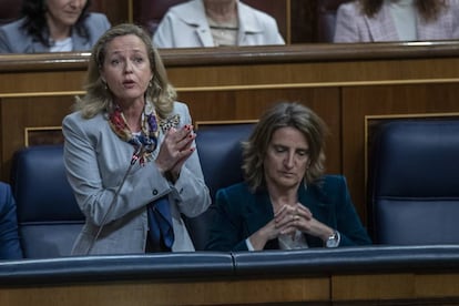 La vicepresidenta económica, Nadia Calviño, en la sesión de control al Gobierno en el Congreso. 