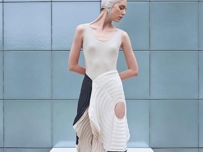 Las geometría fluida, según Issey Miyake