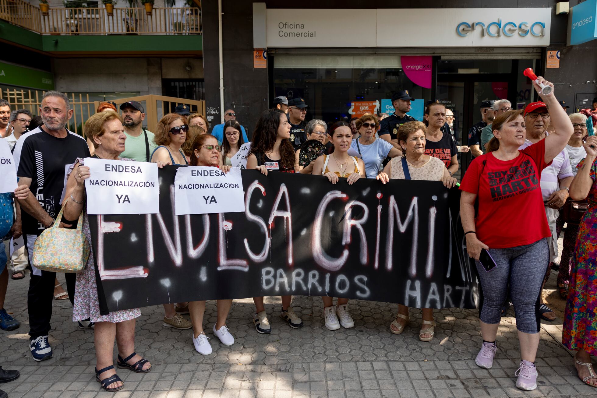 Unos 38.000 vecinos de Sevilla sufren frecuentes cortes de luz en plena ...