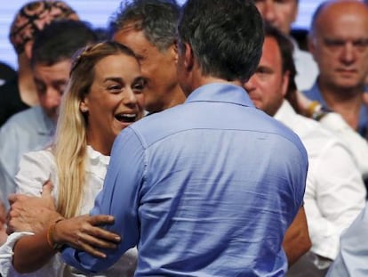 Lilian Tintori festeja com Macri sua vitória eleitoral.