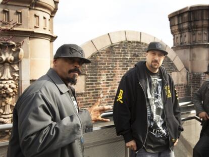 Los miembros del grupo Cypress Hill, de izquierda a derecha: Sen Dog, B- Real y Eric Bobo, posan en Nueva York.