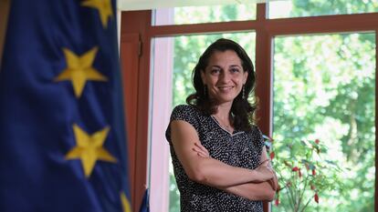 La presidenta de la comisión de Asuntos Económicos, Irene Tinagli,  en la sede del Parlamento Europeo en Madrid.