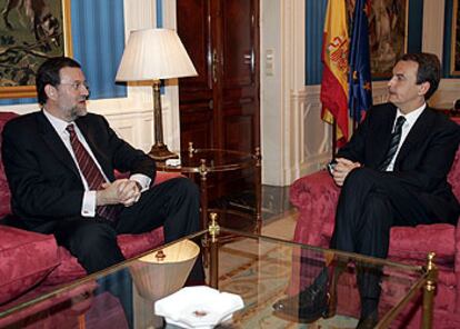 Mariano Rajoy y José Luis Rodríguez Zapatero, durante su encuentro en La Moncloa.